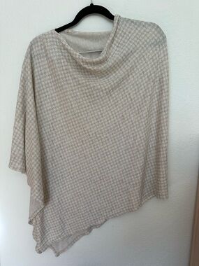 Solly Baby Cream Houndstooth Nursing Cover
